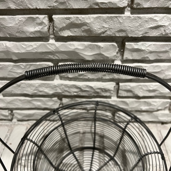 Vintage Round Primitive Farmhouse Wire Egg Veggie Basket - Picture 8 of 9